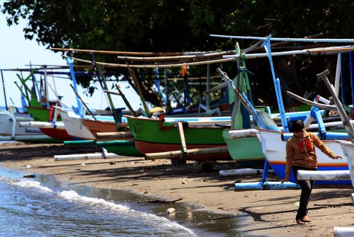 Lovina Beach boats