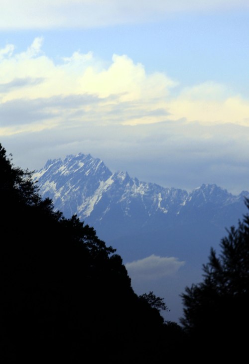 A single glimpse, April 2010