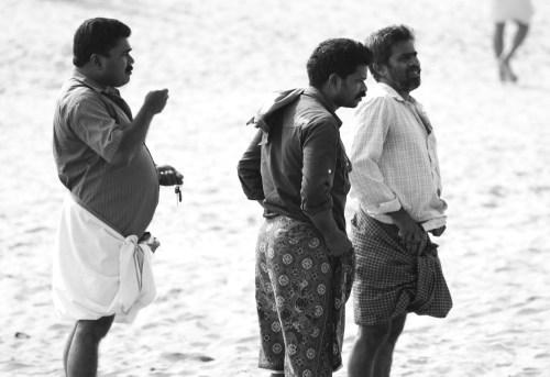 8512 Men on the beach, Varkala