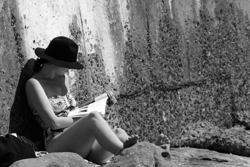 5818 Reading at the beach